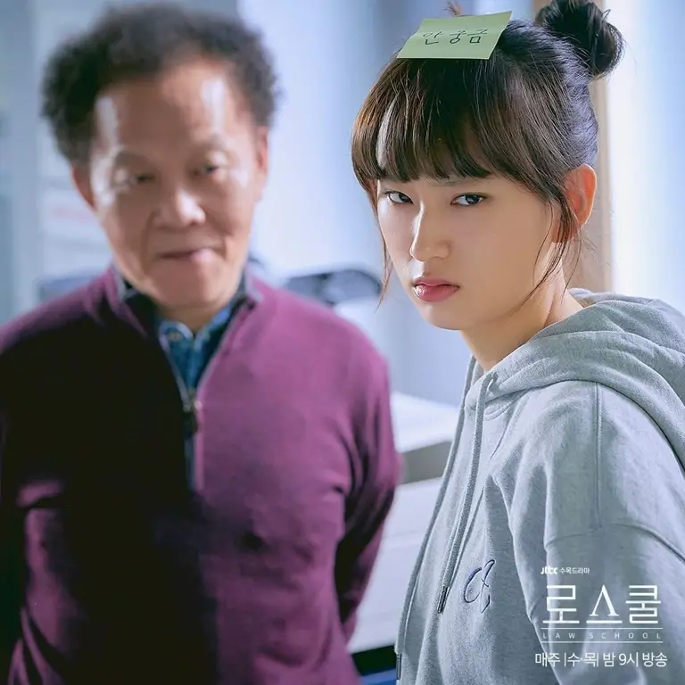 Adegan menegangkan di drama sekolah hukum Gambar drama Korea bertema sekolah hukum